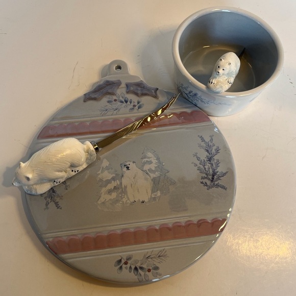 Pfaltzgraff Winter Frost Cheese Tray and Dip Set with Knife and Spreader - Picture 10 of 10